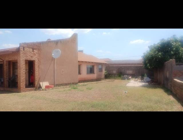 3 BEDROOM HOUSE FOR SALE IN SOSHANGUVE GG
